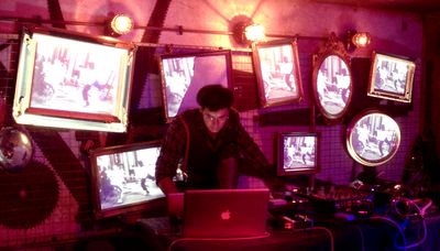 The Magic Wall — projection mapping installation with screens in ornate frames